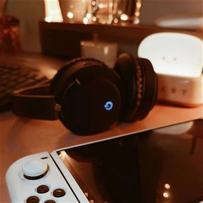 The best way to relax after a long day at work 🎮🎧

🤍 What is your favorite song at the moment? 



🌾tags: #cozygamergirl#cozy
#music #switcholed #nintendo #gaming #games #cozymoment #relax #tech #accessories #nintendoswitch #disney #acnh #gaming #sweet
