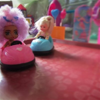 Crash cars! 🎡

Fast its fun!🏎️

#fair #playtime #friends #caveclubdolls #caveclubbaby #2022