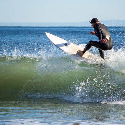 Not a picture of me, but I took this shot of my beautiful husband surfing today at Broad Beach/Lechuza today!! 😍

#surfing #malibu #lechuza #broadbeach