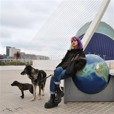 My babies and me in Valencia 🇪🇸 🌍
🌹Thanks mom for the pic ❤
🌹
🌹
🌹
🌹
🌹#photography #girl #wolf #dogs #mydogs #animals #animales #valencia #world #newrock #punk #punkgirl #cyberpunk #travel #travelling #viajar #purplehair #witch #witchy #darkgrunge #alternativegirl #altmodel #altgirl