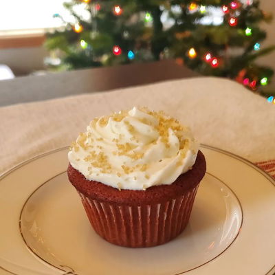 Red Velvet Cupcakes. I made these as part of a channel point reward and they turned out great! The cake was still moist and you could taste the cocoa. The frosting was a fluffy cream cheese frosting. I brought them into work this morning and they were all gone by the end of the day. 😋
.
.
.
.
#twitchtv #twitchaffiliate #twitchstreamer #smallstreamer #cookingstream #cookinginkansas #baking #cupcakes #redvelvetcake #foodpics