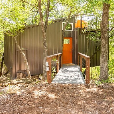 A treehouse with a modern Scandinavian design, overlooking the Texas woodlands.

This home can be found in our Adapted Category. Each home in this category receives a 3D scan and detailed Accessibility Review, and includes listing photos of features with key details like doorway widths that have been reviewed and confirmed by Airbnb.