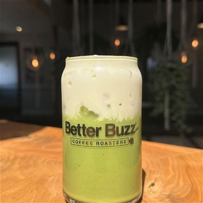 creamy iced coconut matcha topped with coconut cold cream & a sprinkle of matcha powder 🥥💚 ✨limited time only✨

try it 1/2 sweet if you’re already sweet enough 🐝