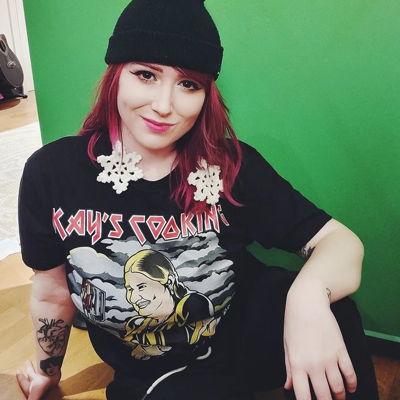 Thank you SO SO much for sending me this amazing Kay's Cooking tee boomboomk9000!! (from Twitch 💜) 

Kay will always be my favourite content creator, and now I can keep her giant baps close to mine forever! 🥺

Thank you for sending me this through @jointhrone 😭 It really cheered me up when I needed it. You are a real gem ❤