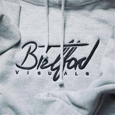 🪡 • Cut from a different cloth.

#bentelfordvisuals #merch #videography #embroidery #filmmaking #musicvideos #ottawa
