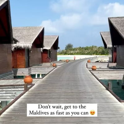 WANT THIS WALK TO BREAKFAST? 

Follow for travel tips - currently posting everything I learned on my vacation to the Maldives 🇲🇻😍

#maldives #maldivesislands #maldivesresorts #femaletravelbloggers #traveltips #travel