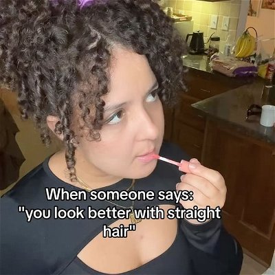 “Does my natural hair not fit your beauty standards?” Is a good comeback 😎
.
.
.
When someone says you look better with straight hair to a curly haired person 
.
#naturalhair #curlyhair #curlyhairproblems #curls #relatable .