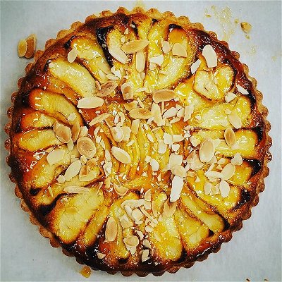 Apple Tart 🤤🤤 

#apple #tart #appletart #almond #delish #fresh #baker #homemade #yum #treatyourself