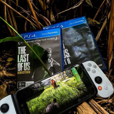 🧟 In the theme of @thelastofus I thought I would get out my PlayStation edition @backbone that the team at @macgearaustralia kindly hooked me up with. 🙏🏽
🌊Using the PS Remote play I was able to play The Last of Us 2 on my iPhone with @backbone 😎- SO MUCH FUN ❤️❤️❤️❤️

Have you ever used the PS Remote Play before? If so, what’s been your most favourite game to play using it?

📣The @backbone PlayStation edition can be bought exclusively from @jbhifi 💙💙

🦠The Last of Us games are from @ebgamesau , I am yet to purchased the PS5 remastered edition.

🎮 iPhone handheld controller is @backbone 

#thelastofus #thelastofus2 #thelastofusedit #thelastofuspart2 #ellieandjoel #backboneplaystationedition #backbone #psremoteplay #gamergirl #thelastofustvseries #thelastofusremastered #ebgamesaus #popvinylcollector #popvinylfigures #horror #horrorfan #horrorgamer #girlgamer #blondegirl