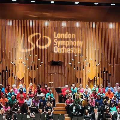 Hanging out ar the London Symphony Gospel Orchestra 🙌🏾
#music#orchestra #londonCommunitygospelchoir