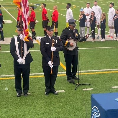 It was an absolute honor to get to play the Star Spangled Banner before the @chattanoogafc game this week.  Big thanks to the @chattfiredept honor guard for presence ring the colors, y’all are awesome. 
#chattanooga #tennessee #moccasinbender #songsfromthesuck #chattanoogatn #randysteele #CHAmusic #supportlocal #banjo #bluegrass #bluegrassbanjo #scruggsstylebanjo #guitar #martinguitar #songwriter #originalmusic
#randysteeleandthehighcoldwind #highcoldwind #fy #fypシ #fyp #foryou #fire #firefighting #firefighter #firefighters